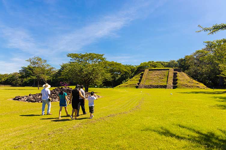 Private Tour Cihuatán Suchitoto El Salvador